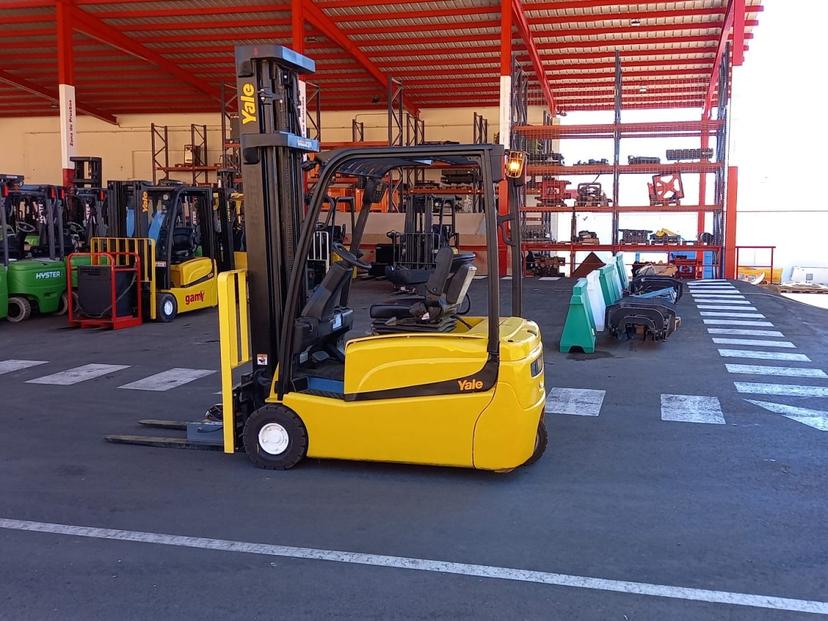 Carretilla elevadora eléctrica 1600 Kg YALE ERP16VT LWB