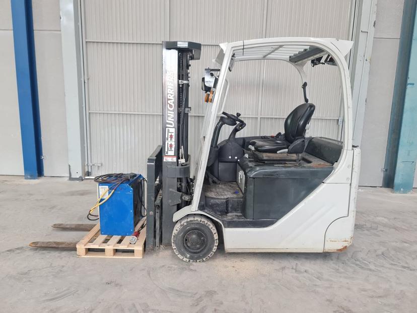 Carretilla elevadora eléctrica 1600 Kg UNICARRIERS A1N1L16Q