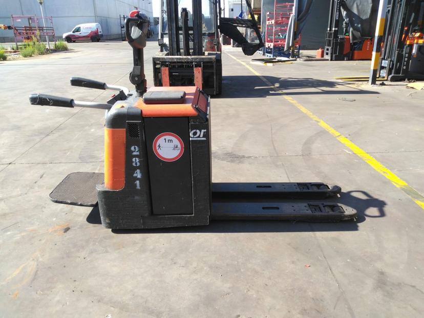 2011 TOYOTA LPE240/S