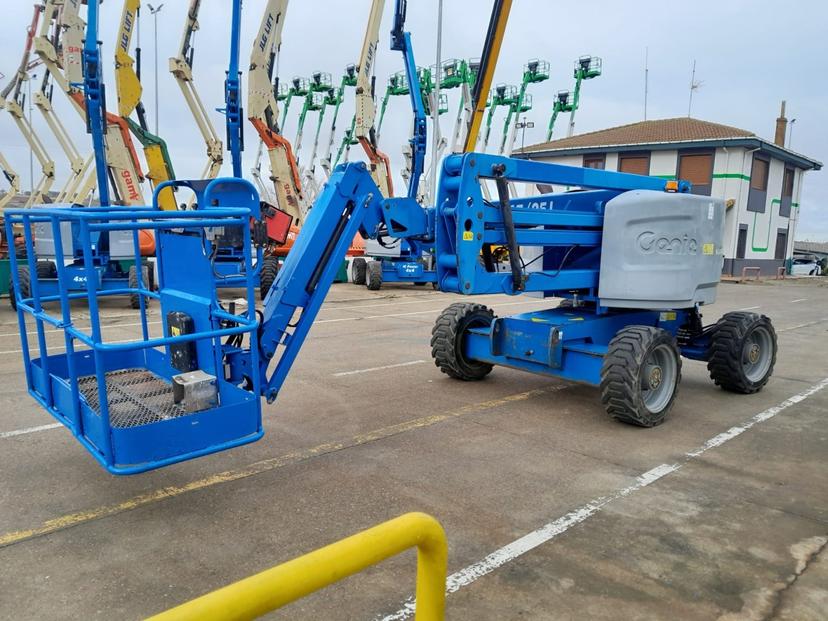 Plataforma articulada diésel 16M GENIE Z-45/25J