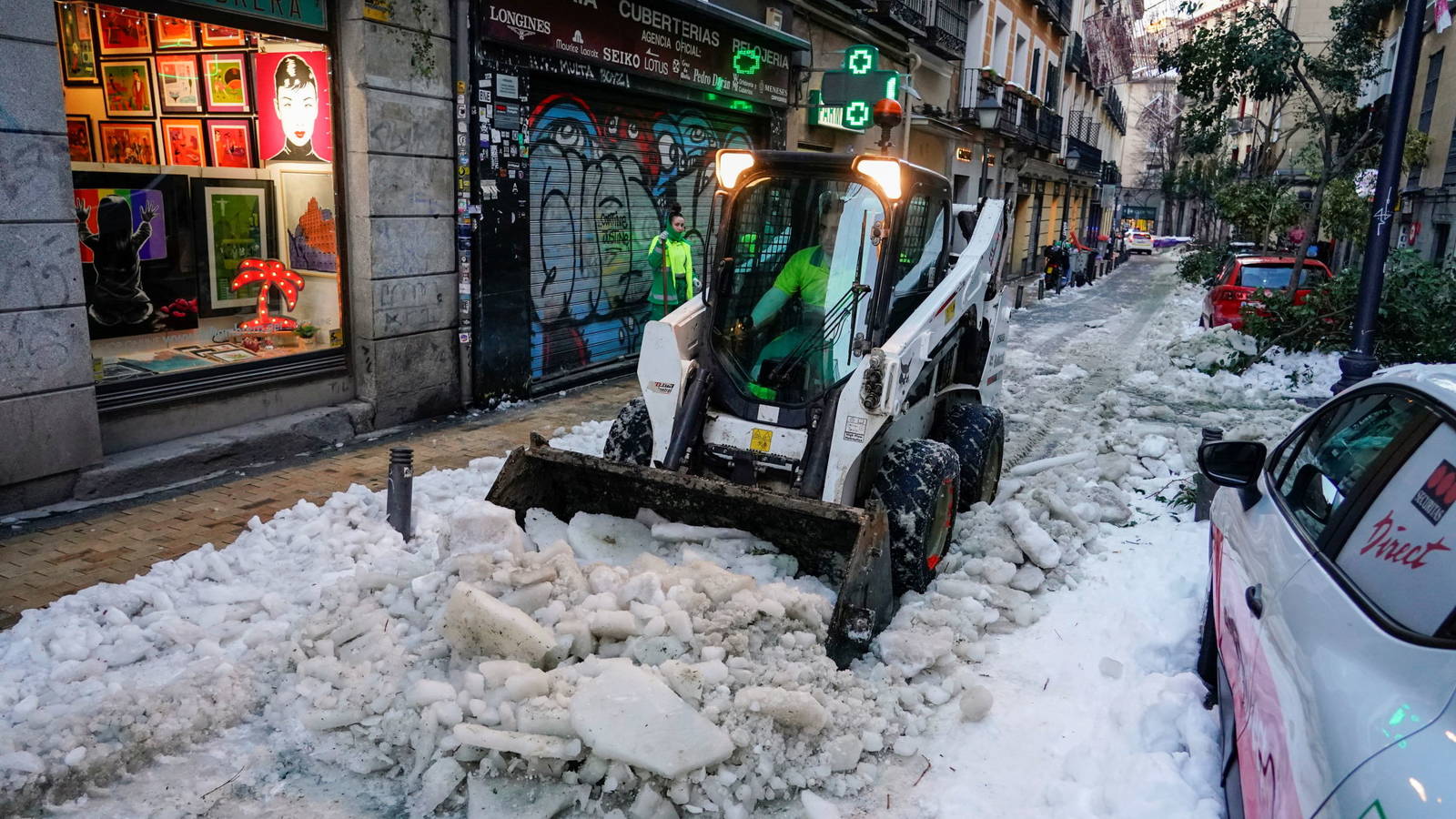 alquilar excavadora para retirar nieve en Madrid